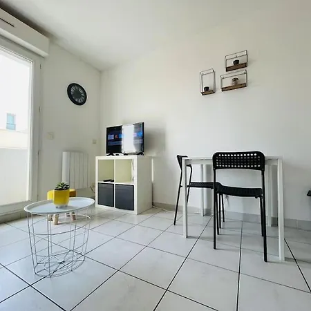 Le Studio 18 A Nimes, Proche Centre & Gare Tgv, Wifi Balcon *