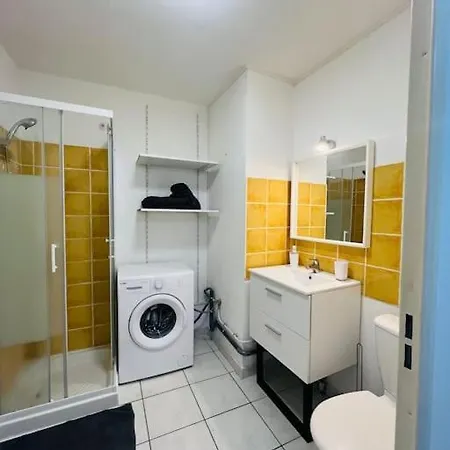 Le Studio 18 A Nimes, Proche Centre & Gare Tgv, Wifi Balcon
