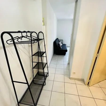 Le Studio 18 A Nimes, Proche Centre & Gare Tgv, Wifi Balcon Apartment Nimes