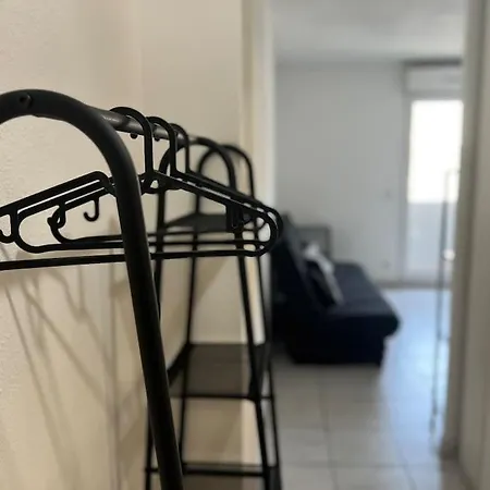 Apartment Le Studio 18 A Nimes, Proche Centre & Gare Tgv, Wifi Balcon