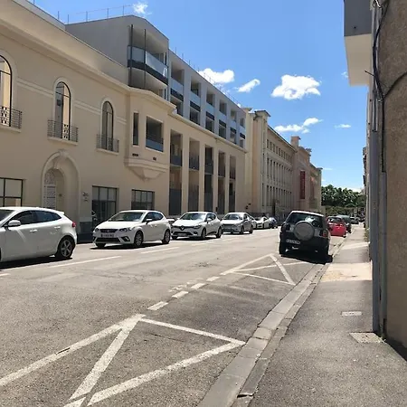 Le Studio 18 A Nimes, Proche Centre & Gare Tgv, Wifi Balcon *