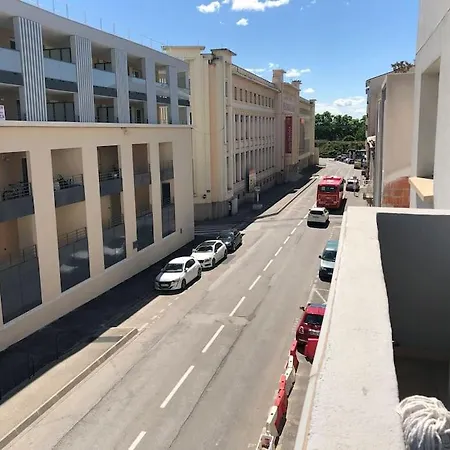 Apartment Le Studio 18 A Nimes, Proche Centre & Gare Tgv, Wifi Balcon